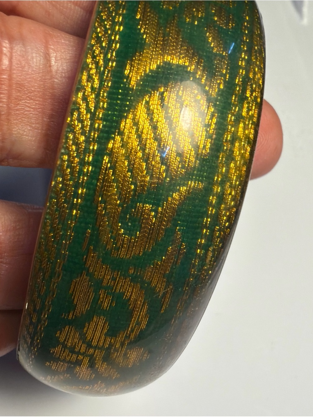 Vtg Brass & Clear Lucite or Acrylic Green & Gold woven tapestry Bangle Bracelet